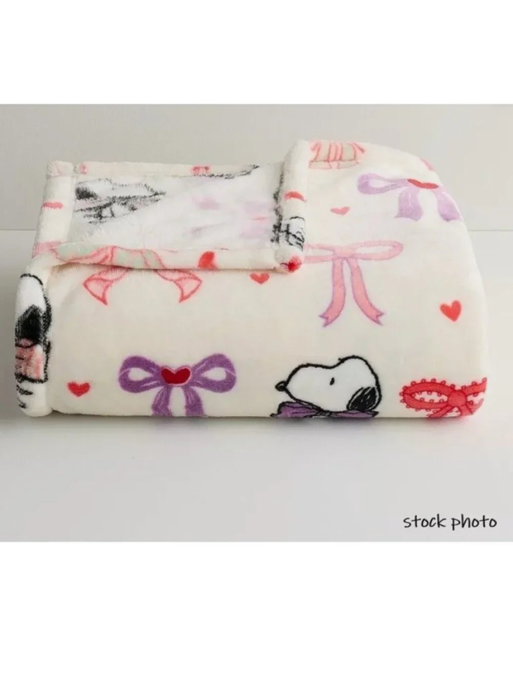 Peanuts Snoopy With Bows Plush Throw Blanket